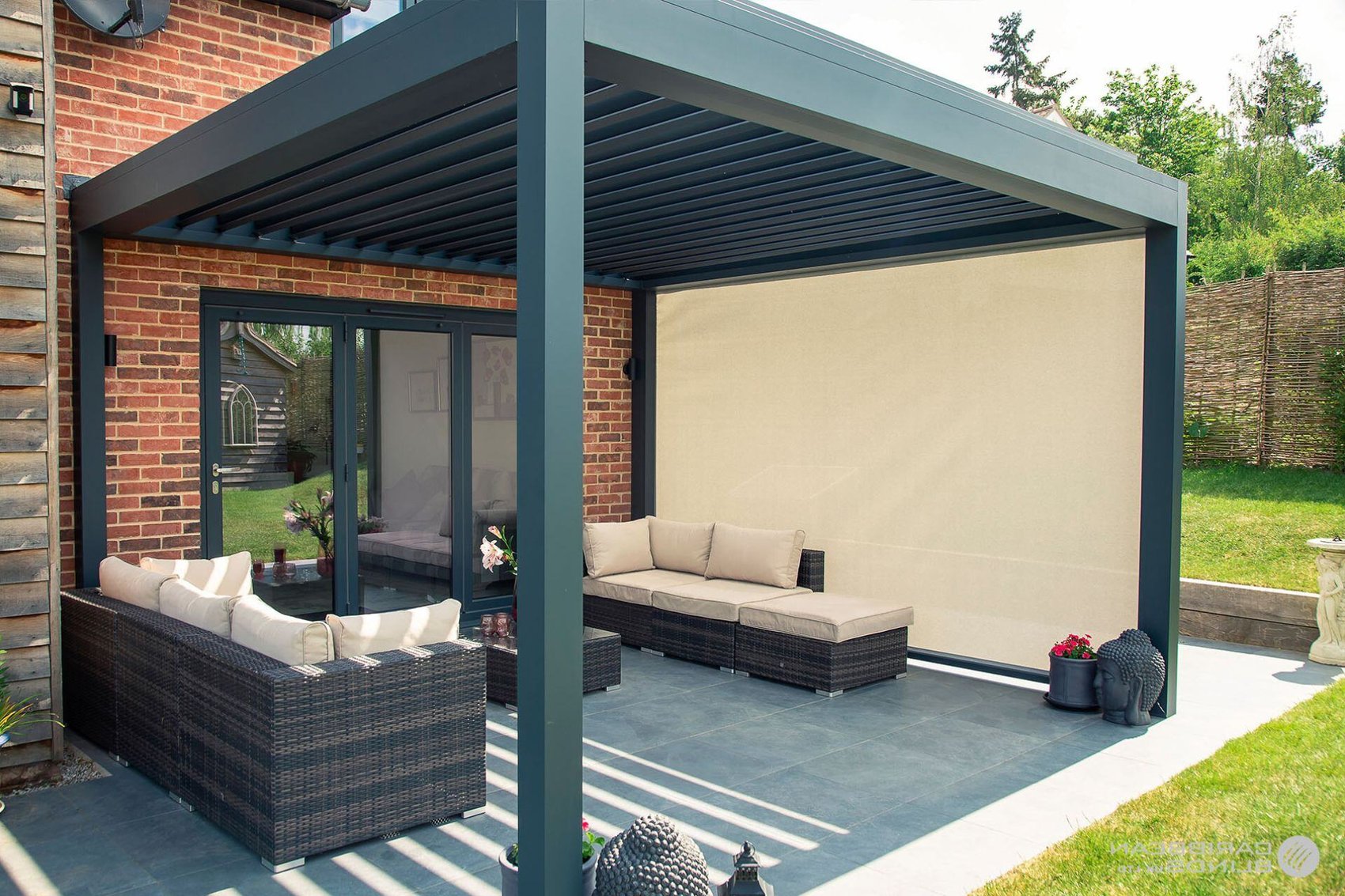 CB - Deluxe Outdoor Living Pod - Grey - 39_FLIPPED
