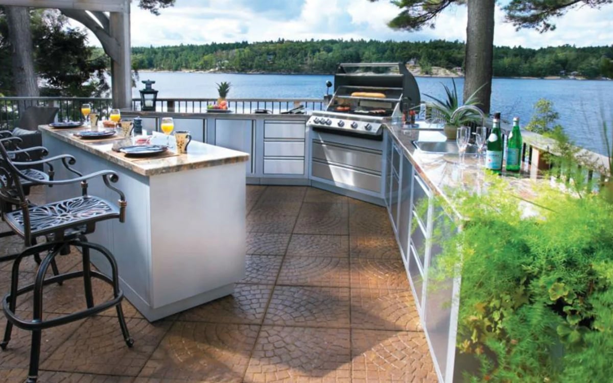 Napoleon_Outdoor_Kitchen1_2400x